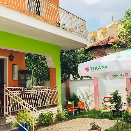 Green Hostel Albergue Tirana